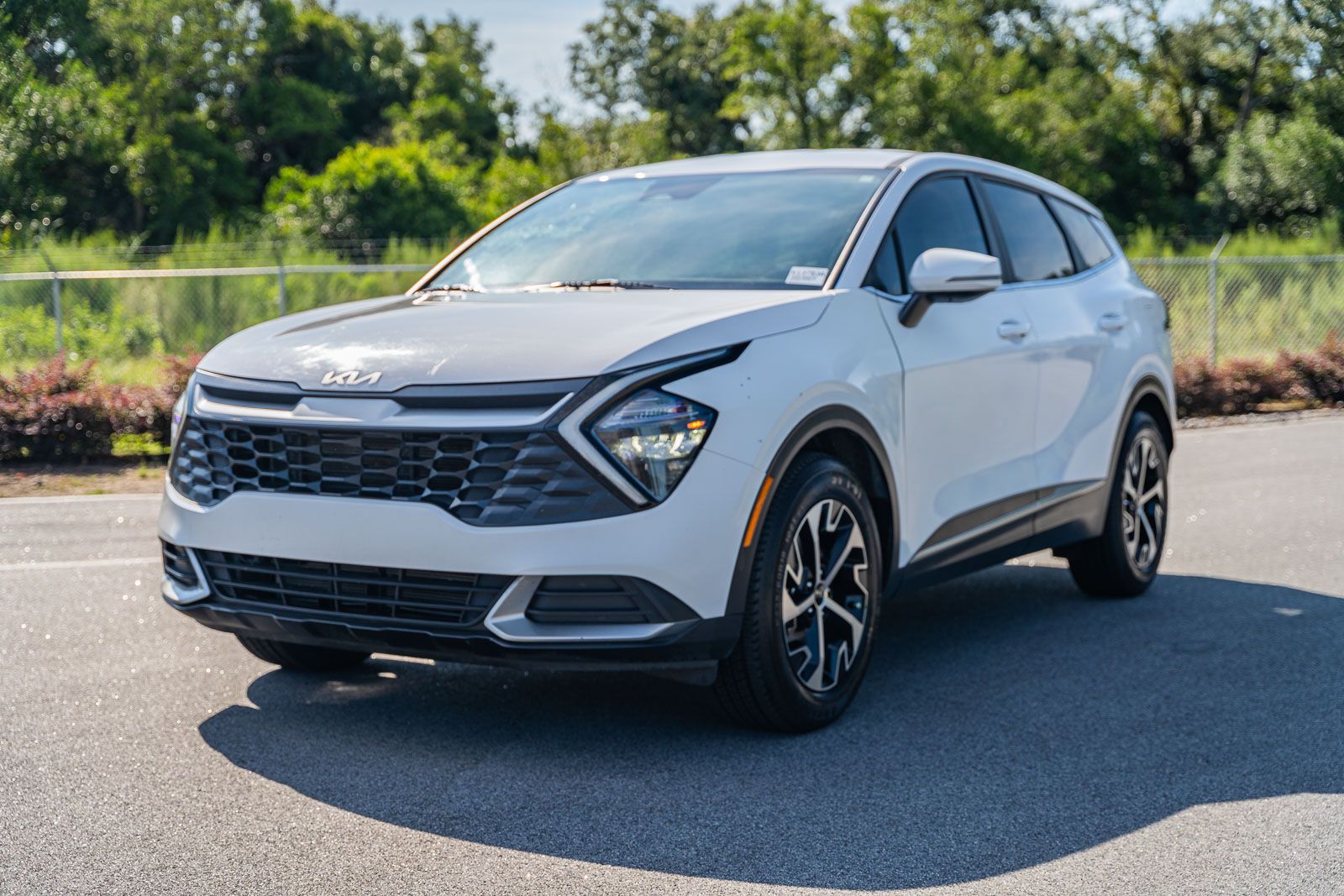 2023 Kia Sportage EX photo 2