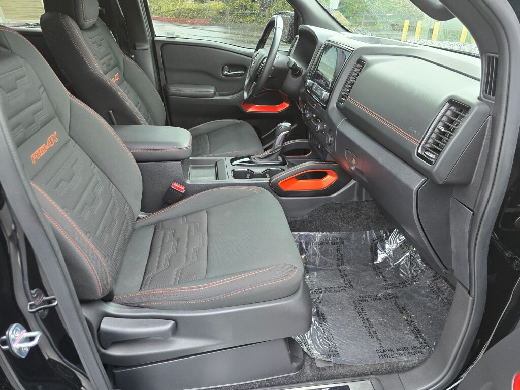 2023 Nissan Frontier PRO-4X photo 9