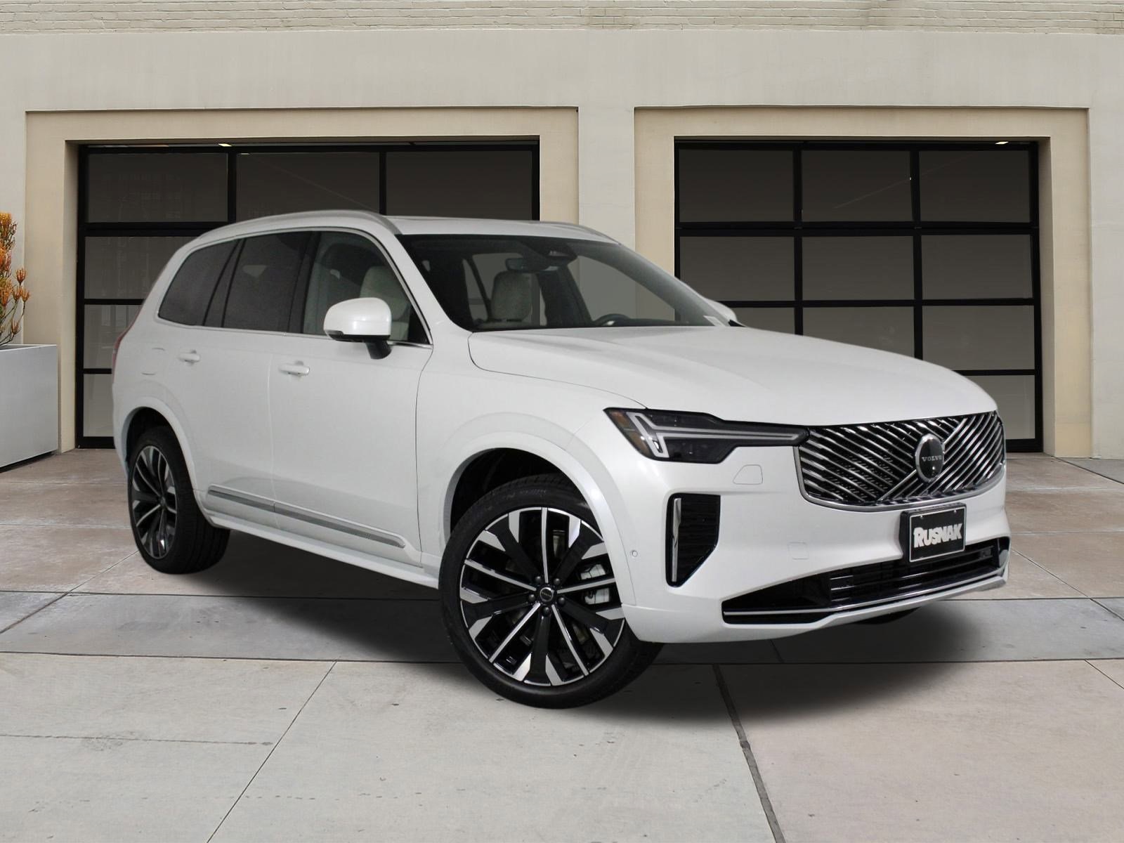 2026 Volvo XC90 T8 Plus photo 12