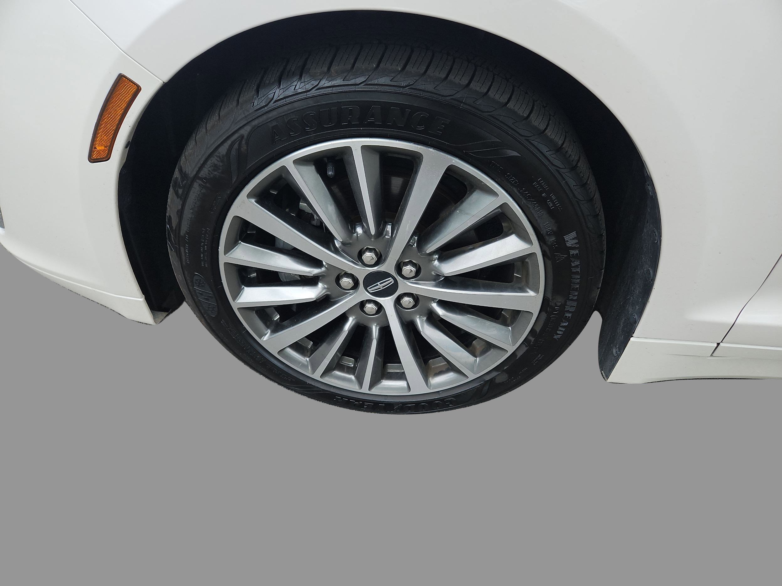 2020 Lincoln MKZ Standard photo 11