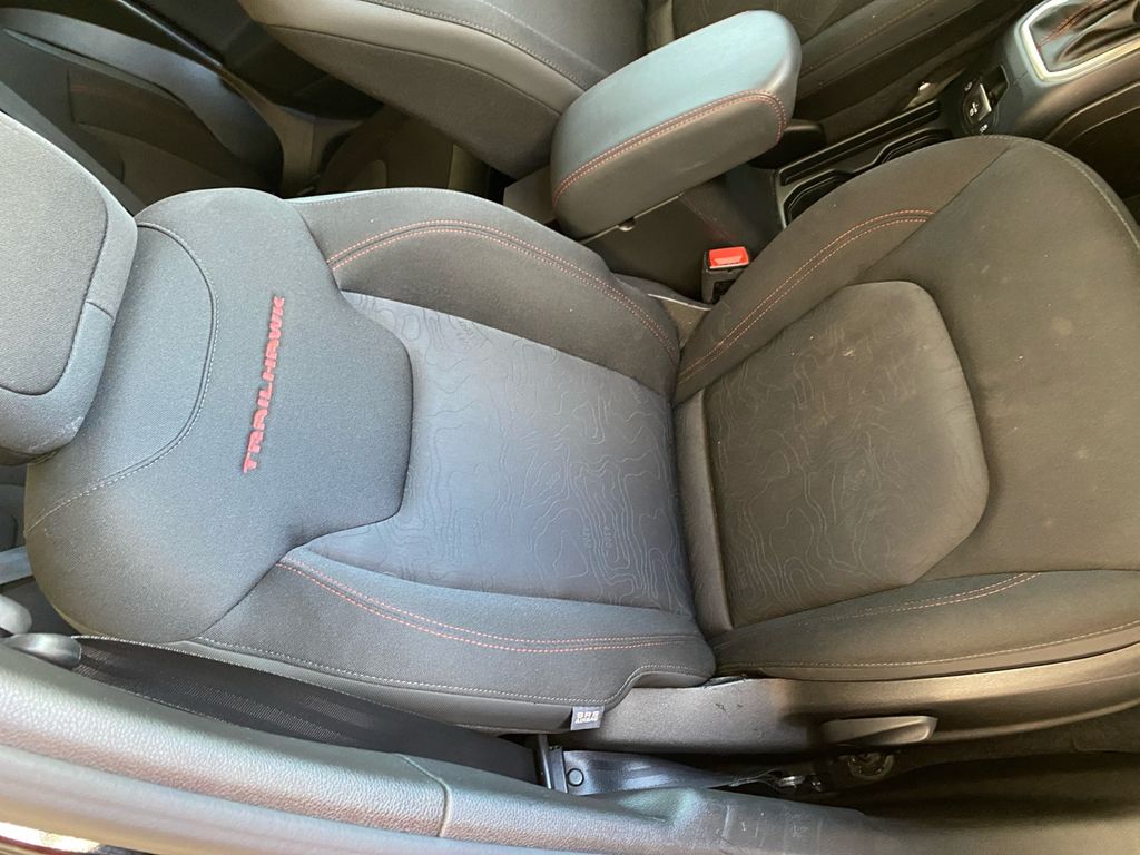 2023 Jeep Renegade Trailhawk photo 14