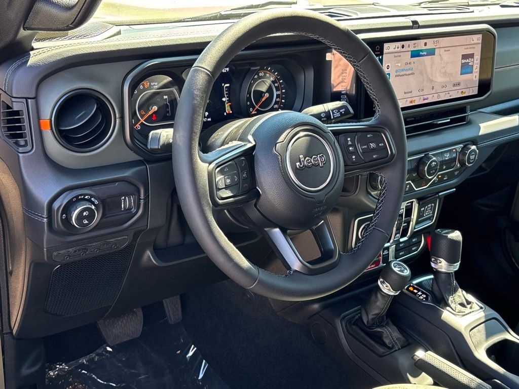 2025 Jeep Gladiator Mojave photo 11