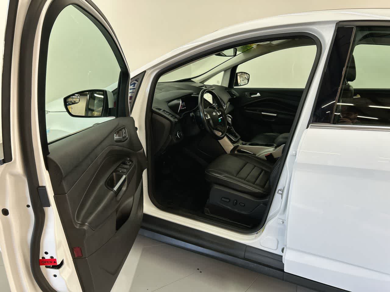 2016 Ford C-Max Energi SEL photo 13