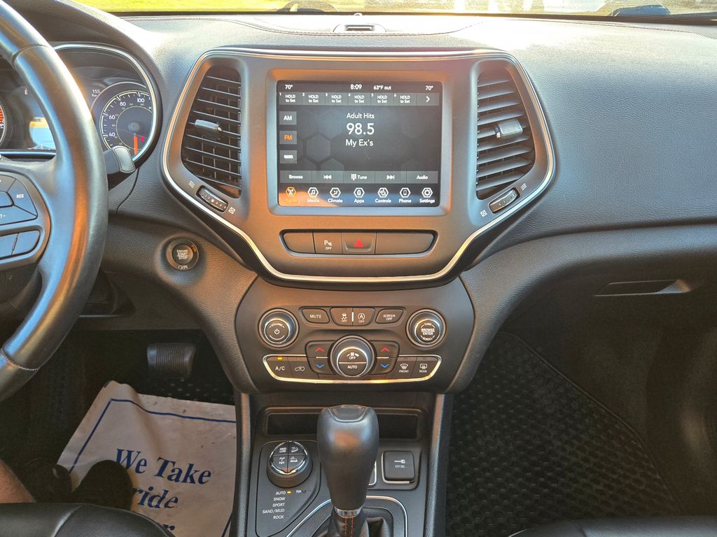 2020 Jeep Cherokee Trailhawk photo 16