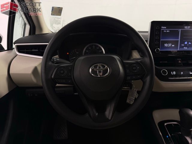 2021 Toyota Corolla LE photo 16