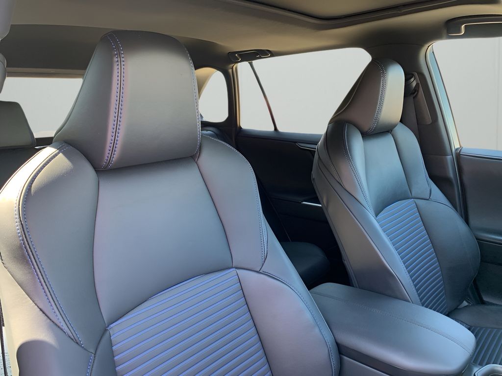 2022 Toyota RAV4 Hybrid XSE photo 14