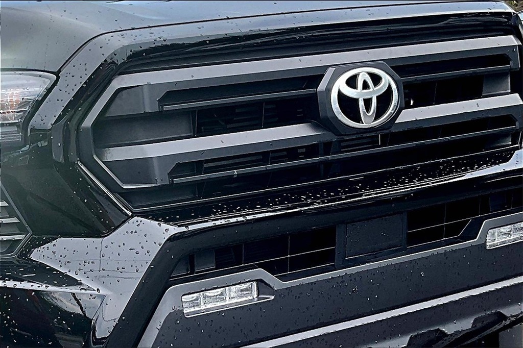 2024 Toyota Tacoma SR5 photo 31
