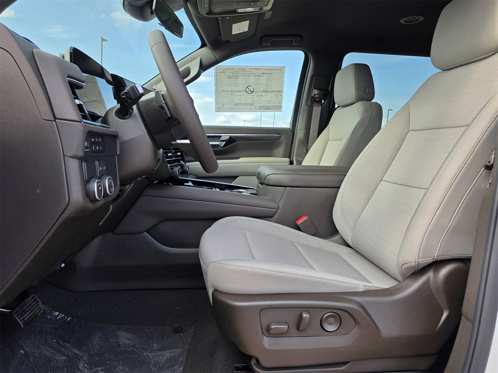 2025 Chevrolet Suburban LS photo 14