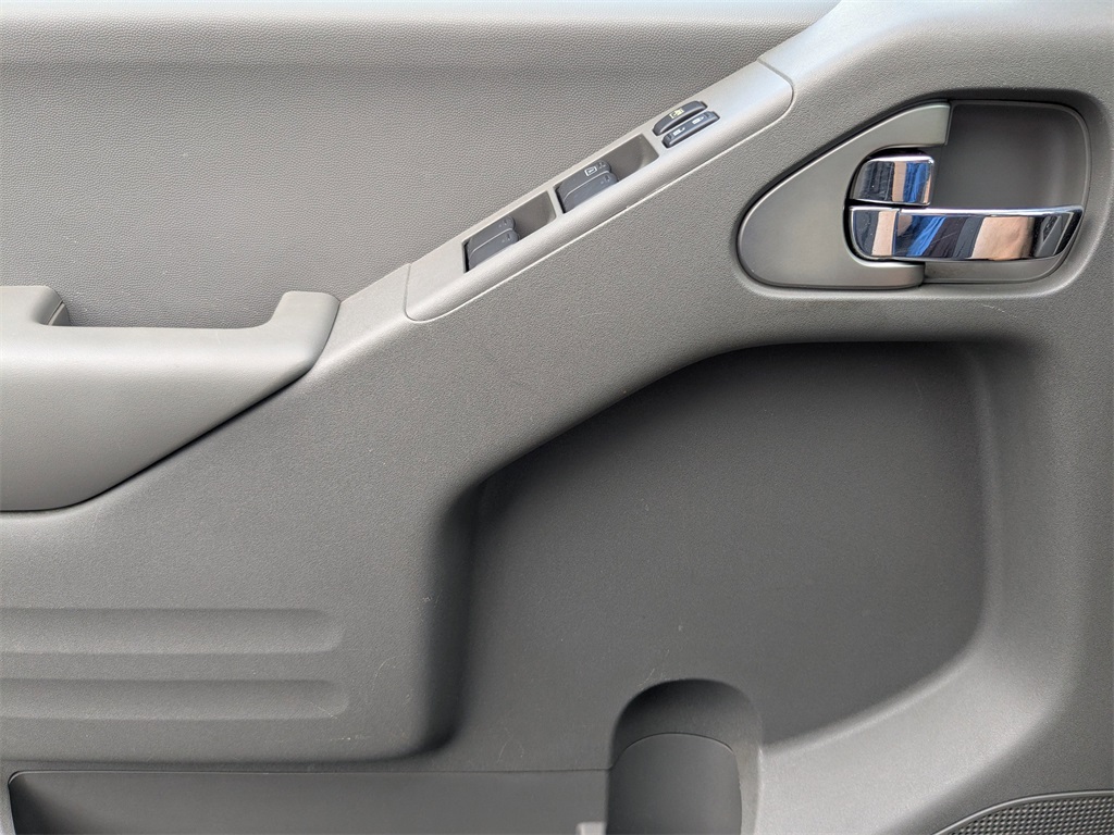 2019 Nissan Frontier SV photo 25