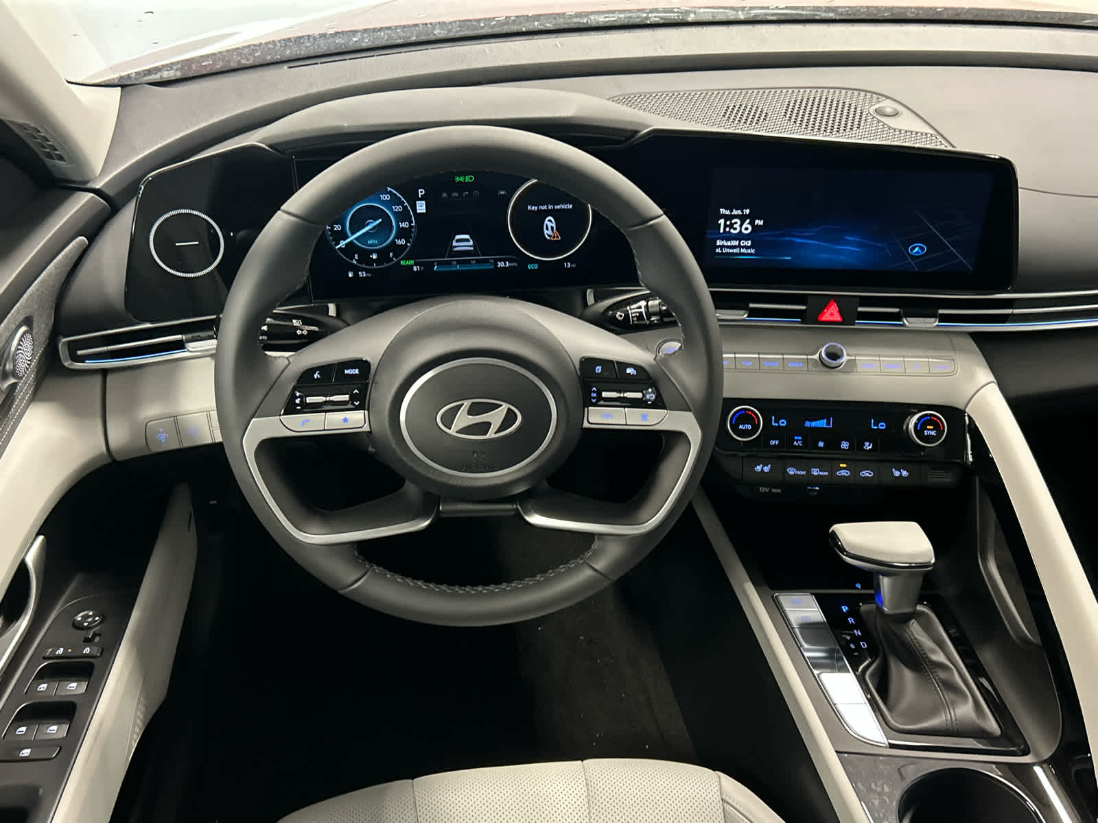 2025 Hyundai Elantra Hybrid Limited photo 33