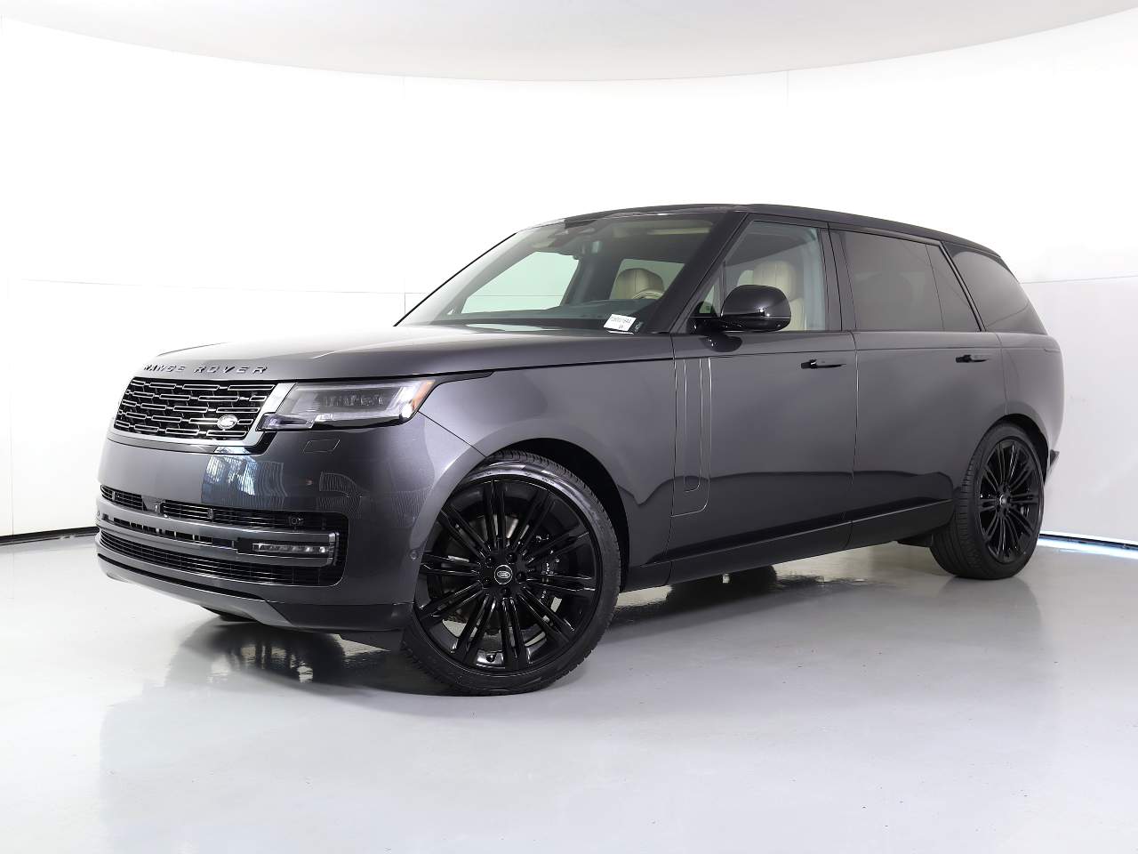 2024 Land Rover Range Rover SE's photo