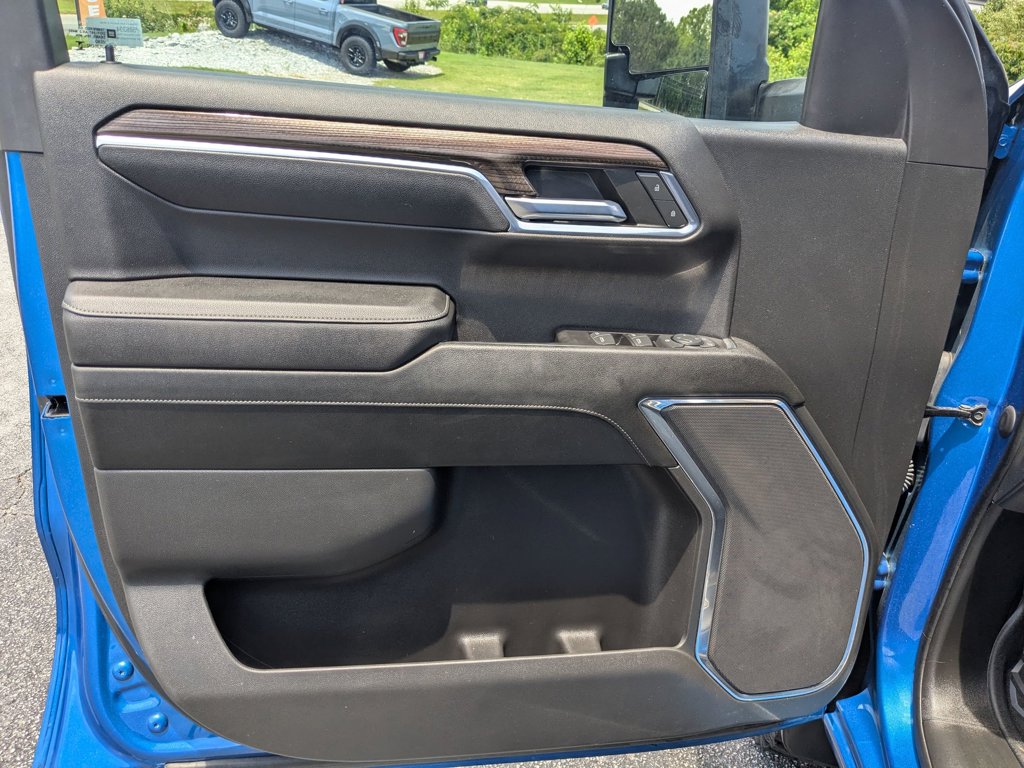 2023 Chevrolet Silverado 1500 LT Trail Boss High Country photo 11