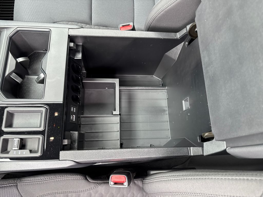 2025 Toyota Tundra SR CrewMax photo 27