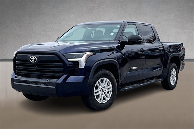 2022 Toyota Tundra SR5's photo