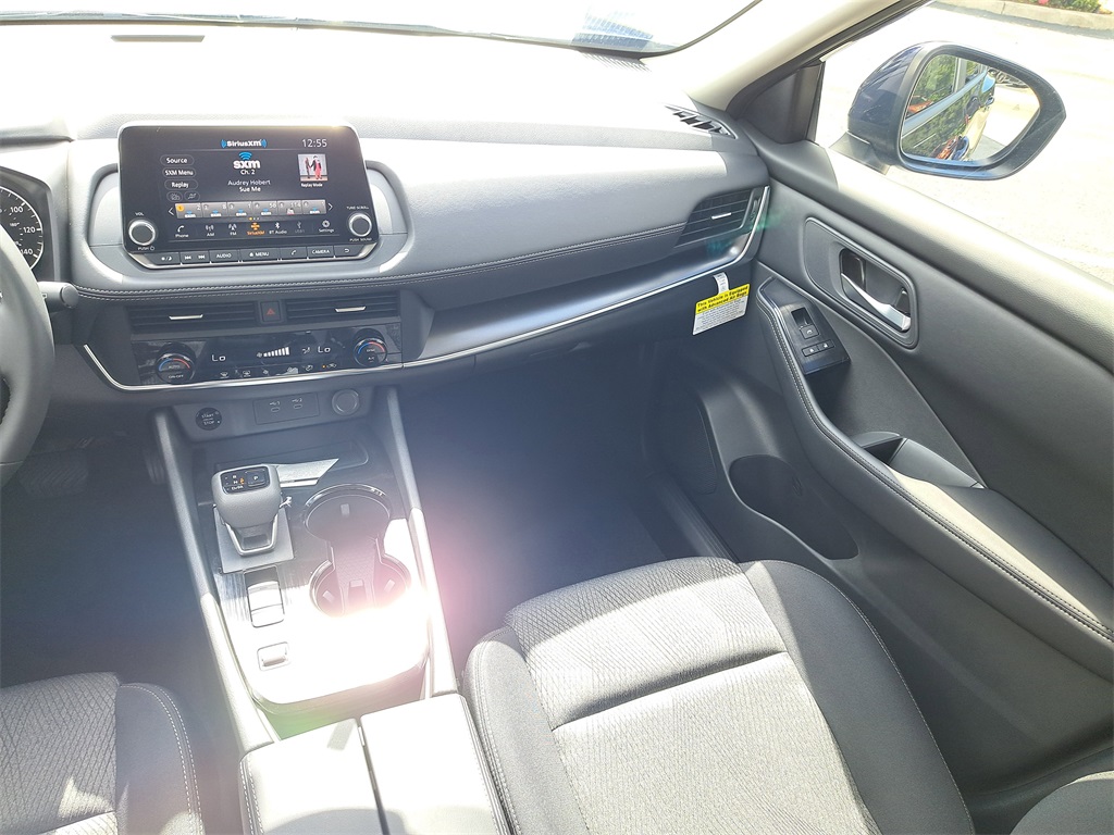 2026 Nissan Rogue SV photo 17