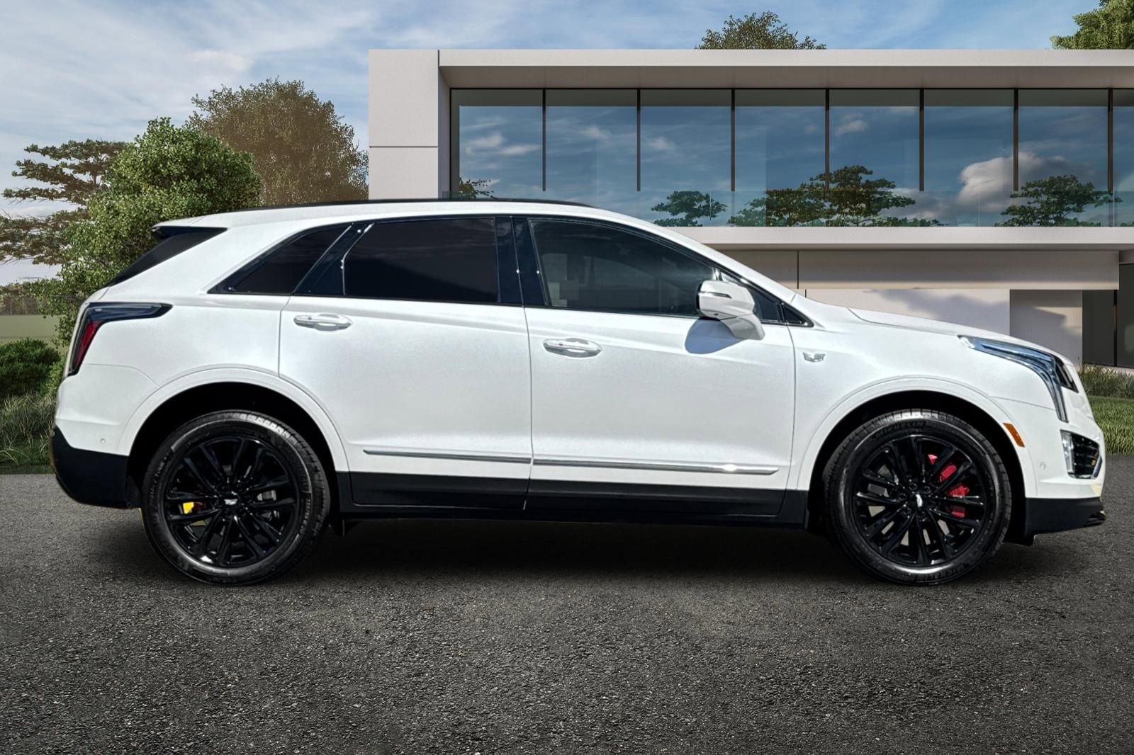 2023 Cadillac XT5 Sport photo 2