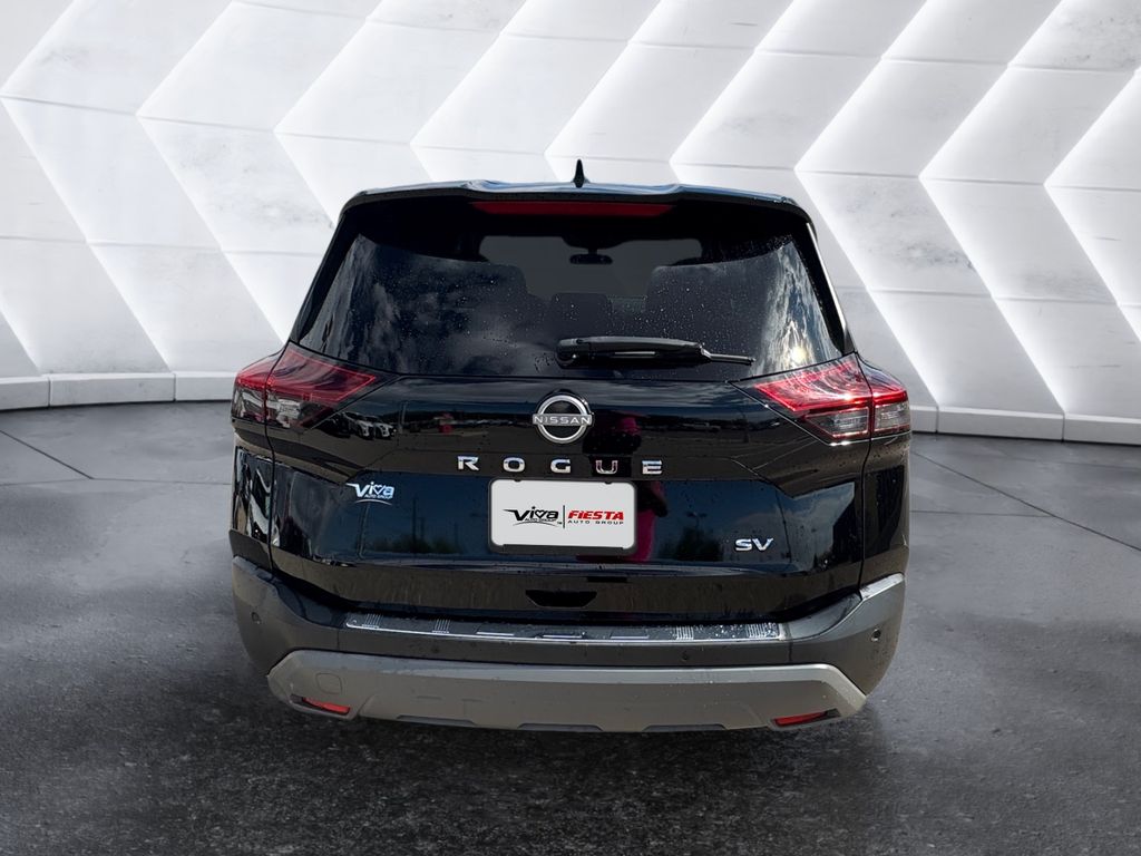 2022 Nissan Rogue SV photo 5