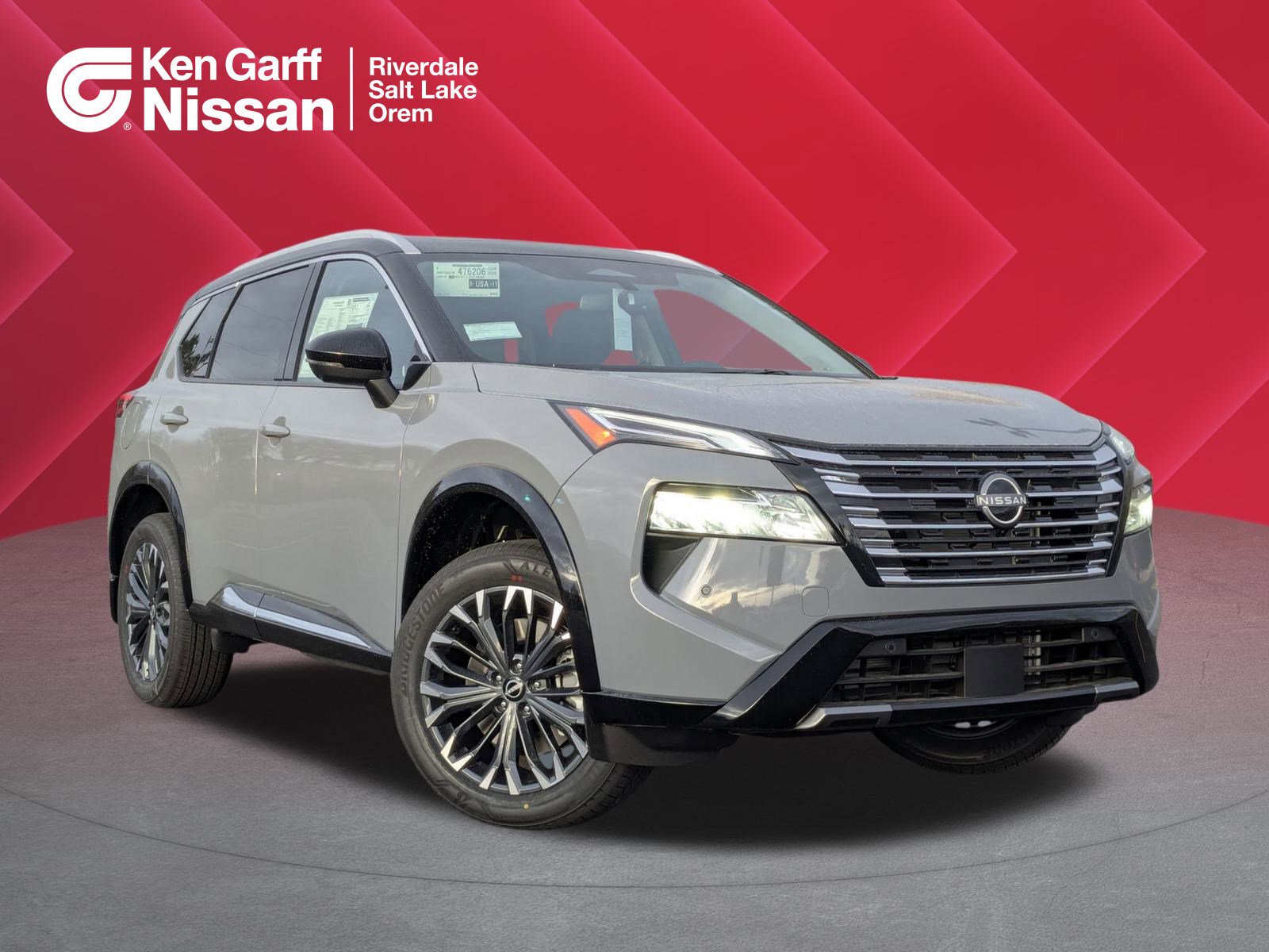 2026 Nissan Rogue Platinum's photo