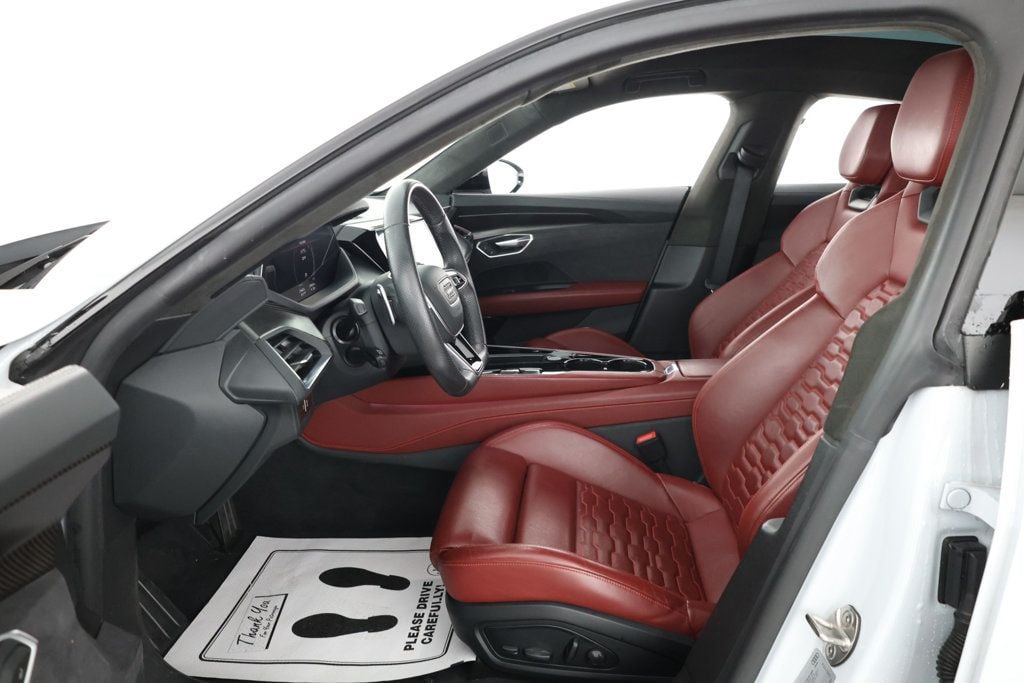 2024 Audi e-tron GT Prestige photo 11