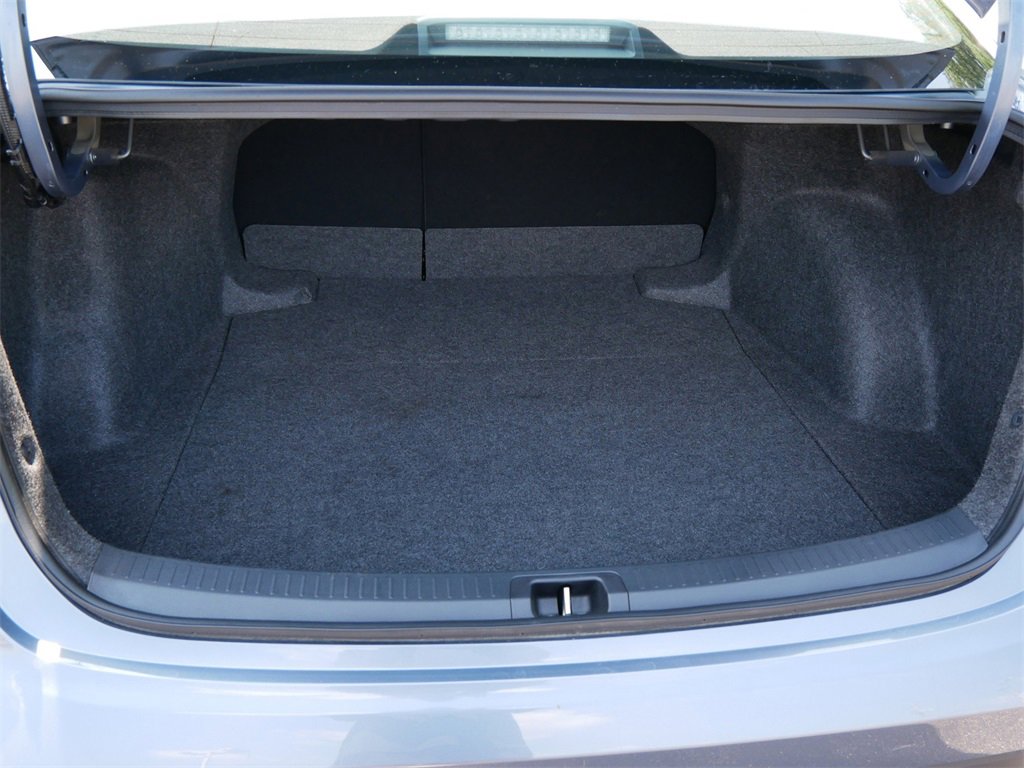 2025 Toyota Corolla LE photo 9