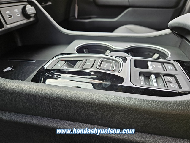 2025 Honda Pilot Touring photo 12
