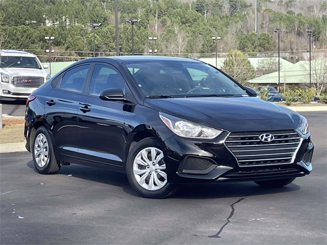 2022 Hyundai Accent SE's photo