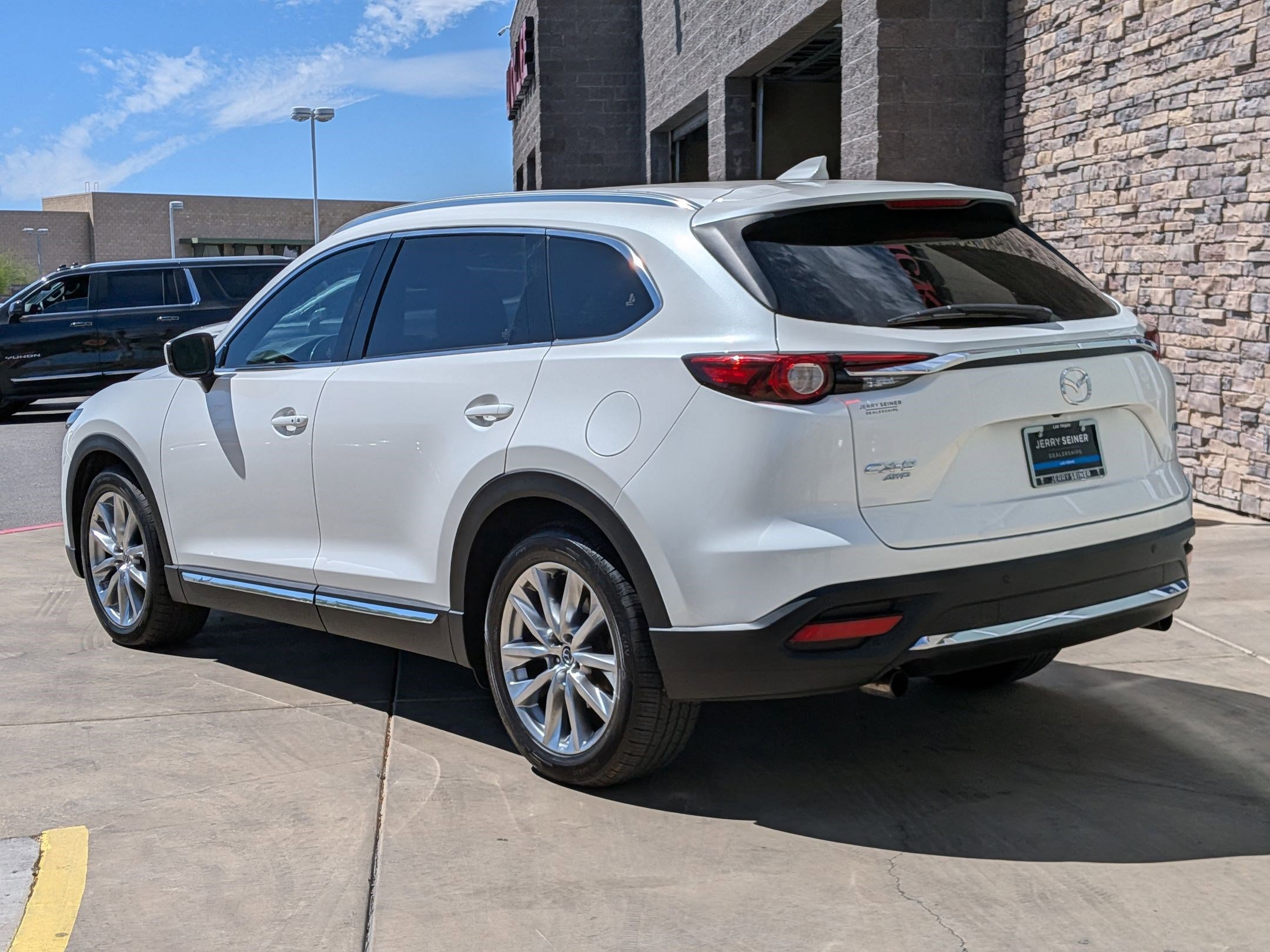 2017 Mazda CX-9 Grand Touring photo 2