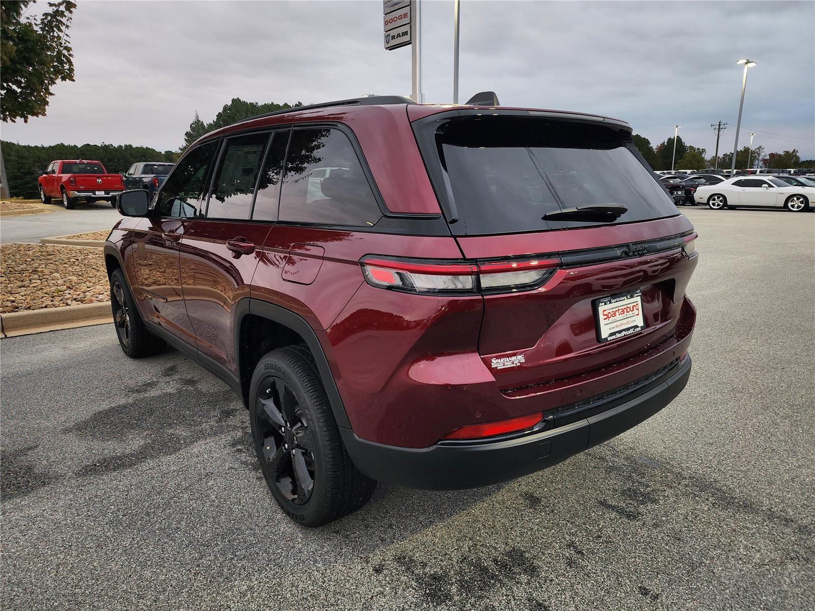 2025 Jeep Grand Cherokee Altitude X photo 3