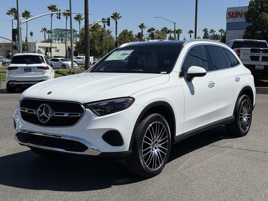 2026 Mercedes Benz GLC 300 photo 3