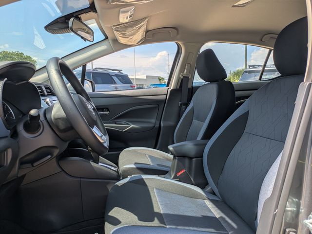 2025 Nissan Versa 1.6 SV photo 12