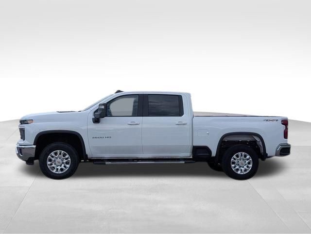 2024 Chevrolet Silverado 3500HD LT photo 2