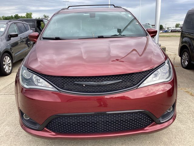 2020 Chrysler Pacifica Touring L photo 2