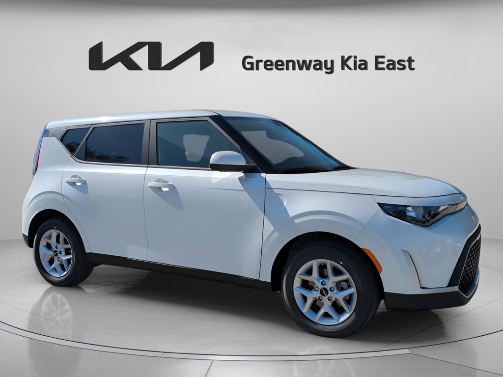 2025 Kia Soul LX's photo