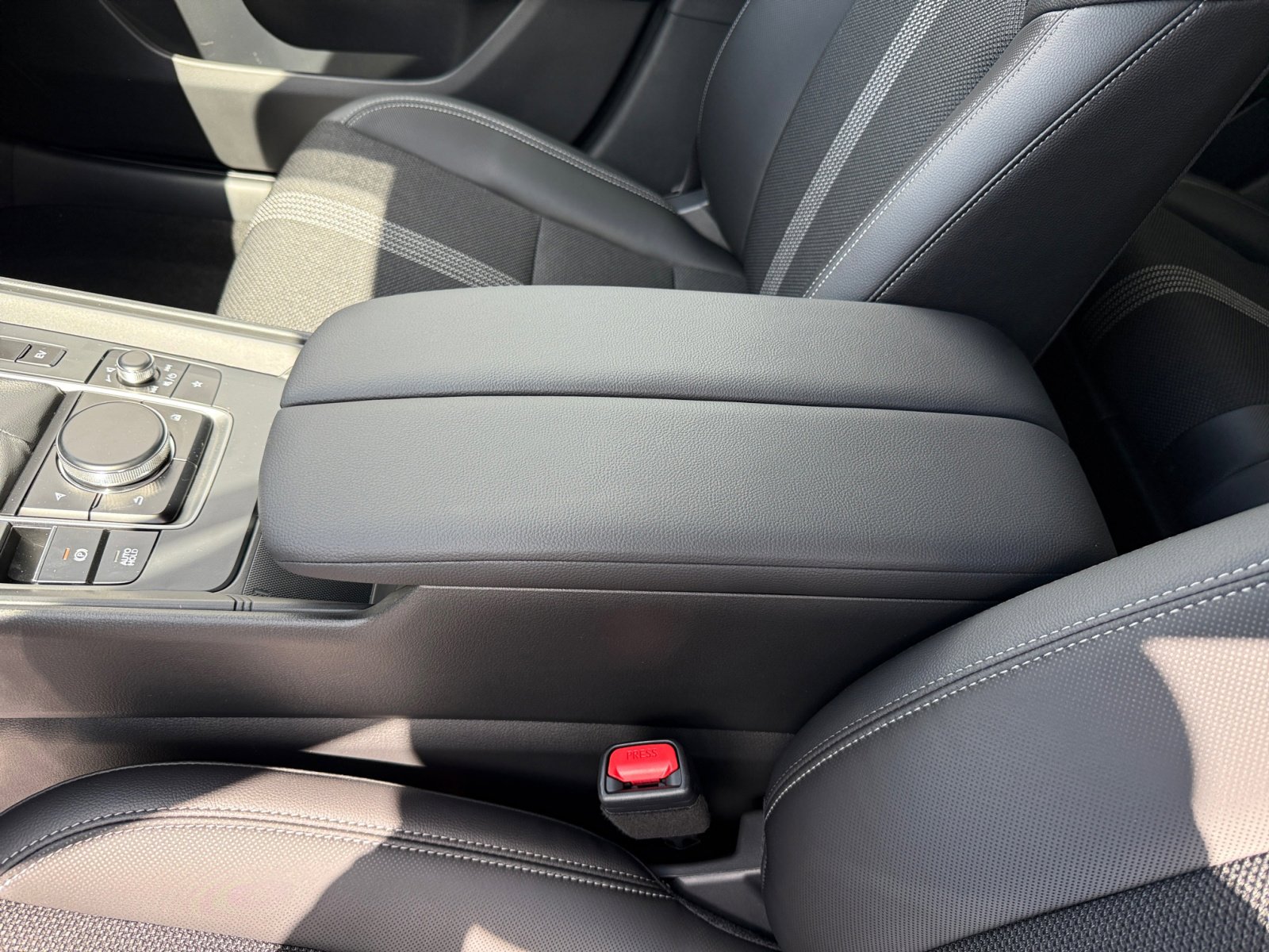 2025 Mazda CX-50 Preferred photo 14