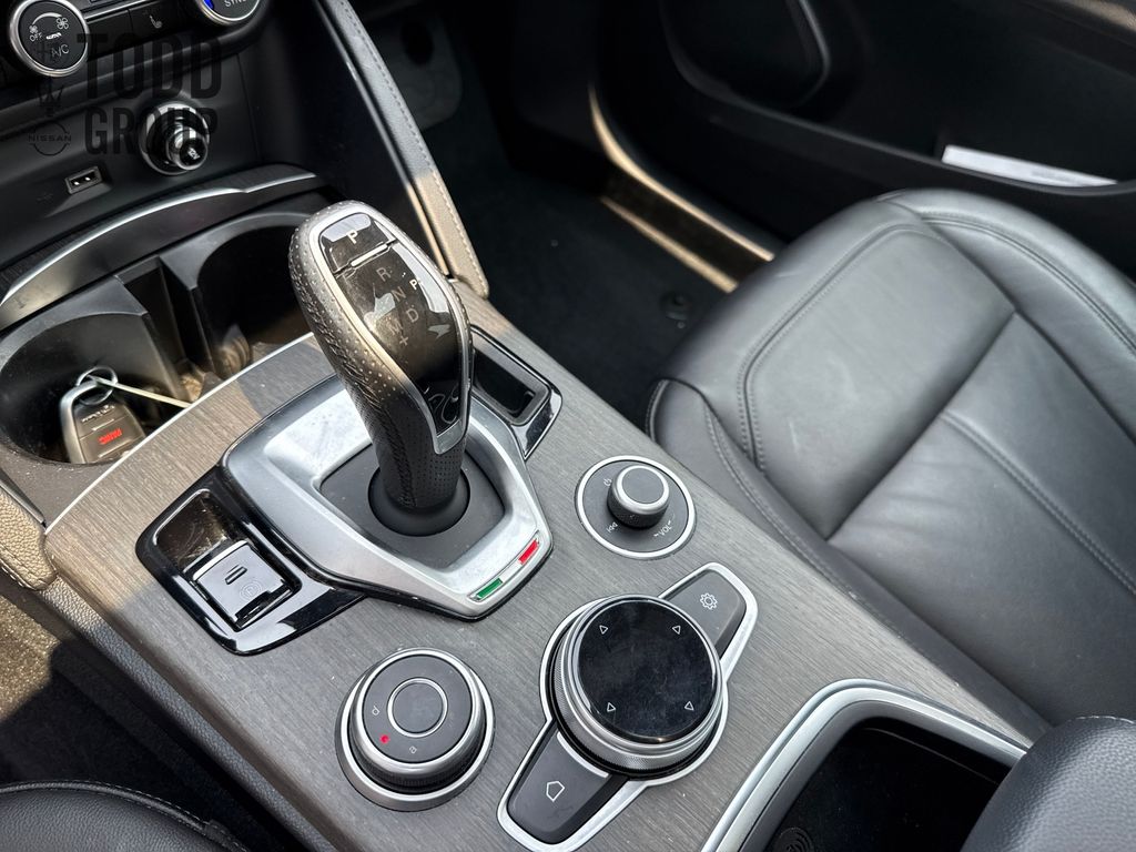 2022 Alfa Romeo Stelvio Ti photo 19