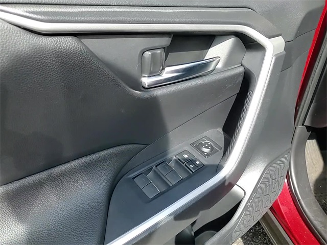 2023 Toyota RAV4 XLE photo 10