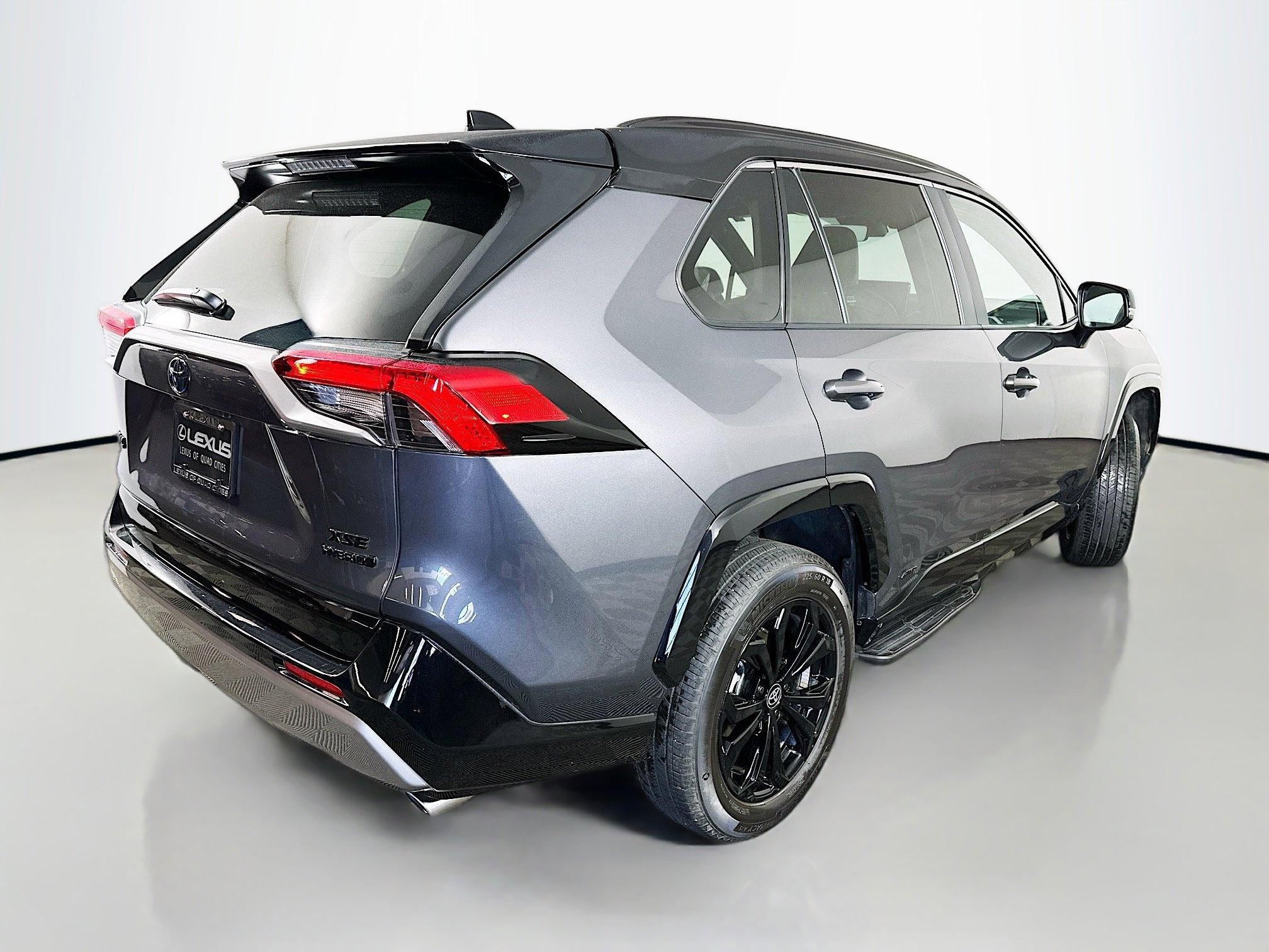 2024 Toyota RAV4 Hybrid XSE photo 4