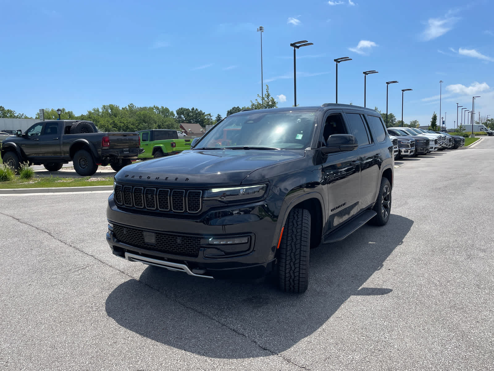 2025 Jeep Wagoneer Series II Overland photo 3