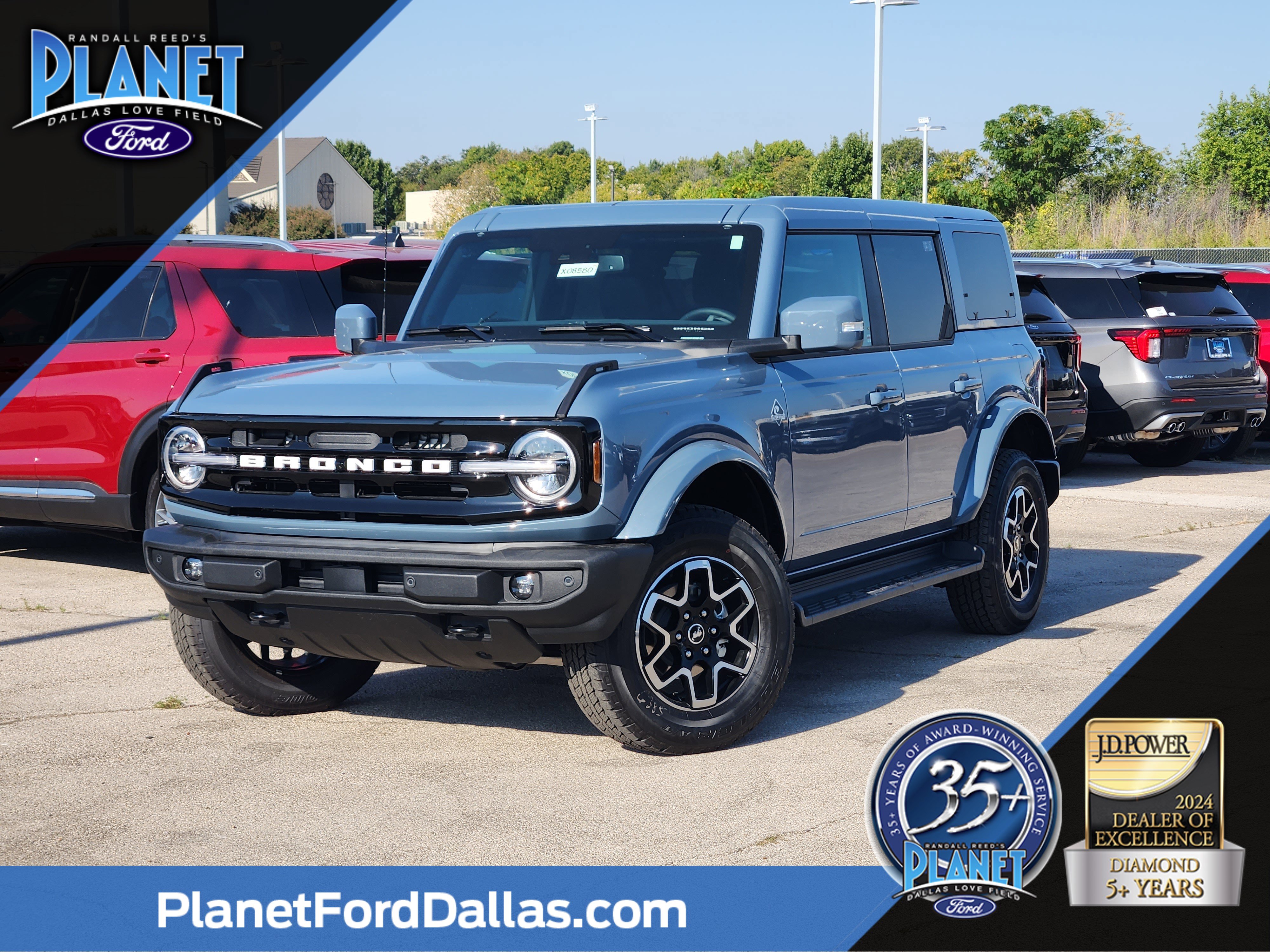 2025 Ford Bronco 4-Door Outer Banks's photo