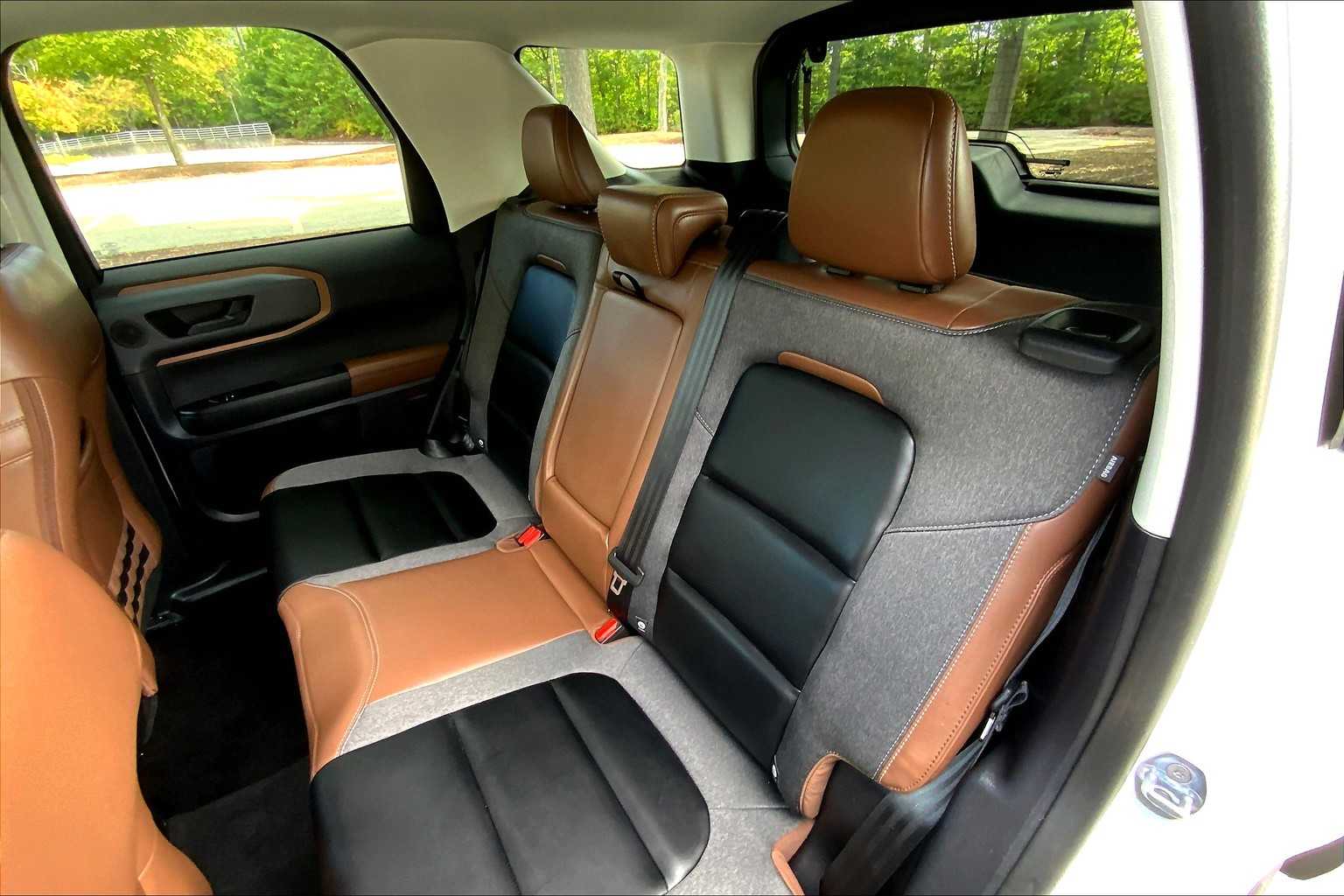 2024 Ford Bronco Sport Outer Banks photo 19
