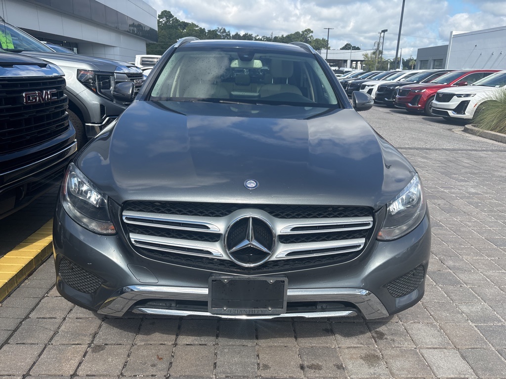 2016 Mercedes Benz GLC 300 4MATIC photo 2