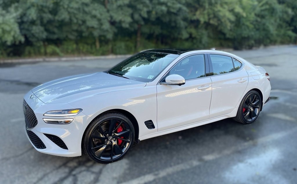 2023 GENESIS G70 Standard's photo