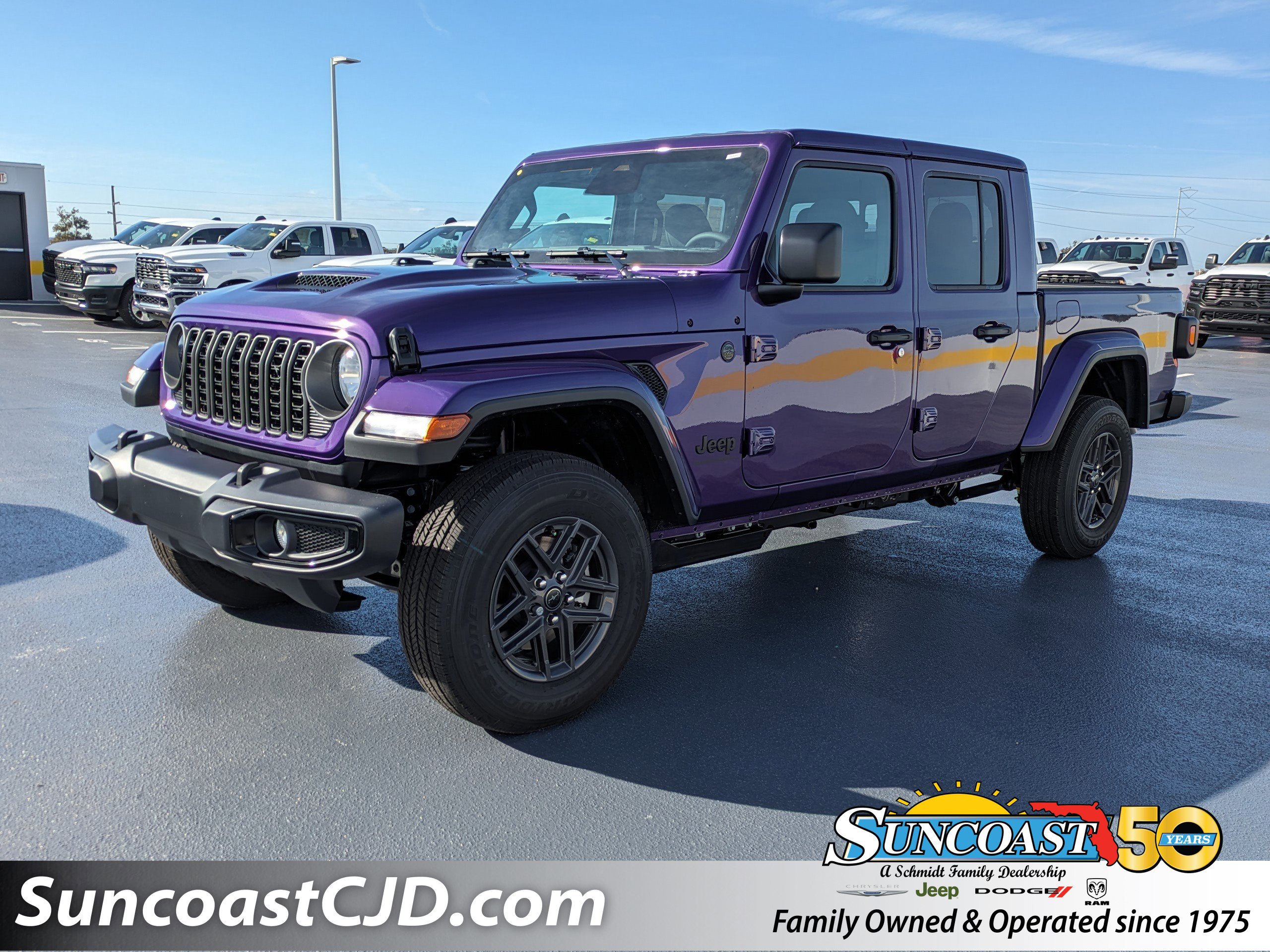 2026 Jeep Gladiator Sport S's photo
