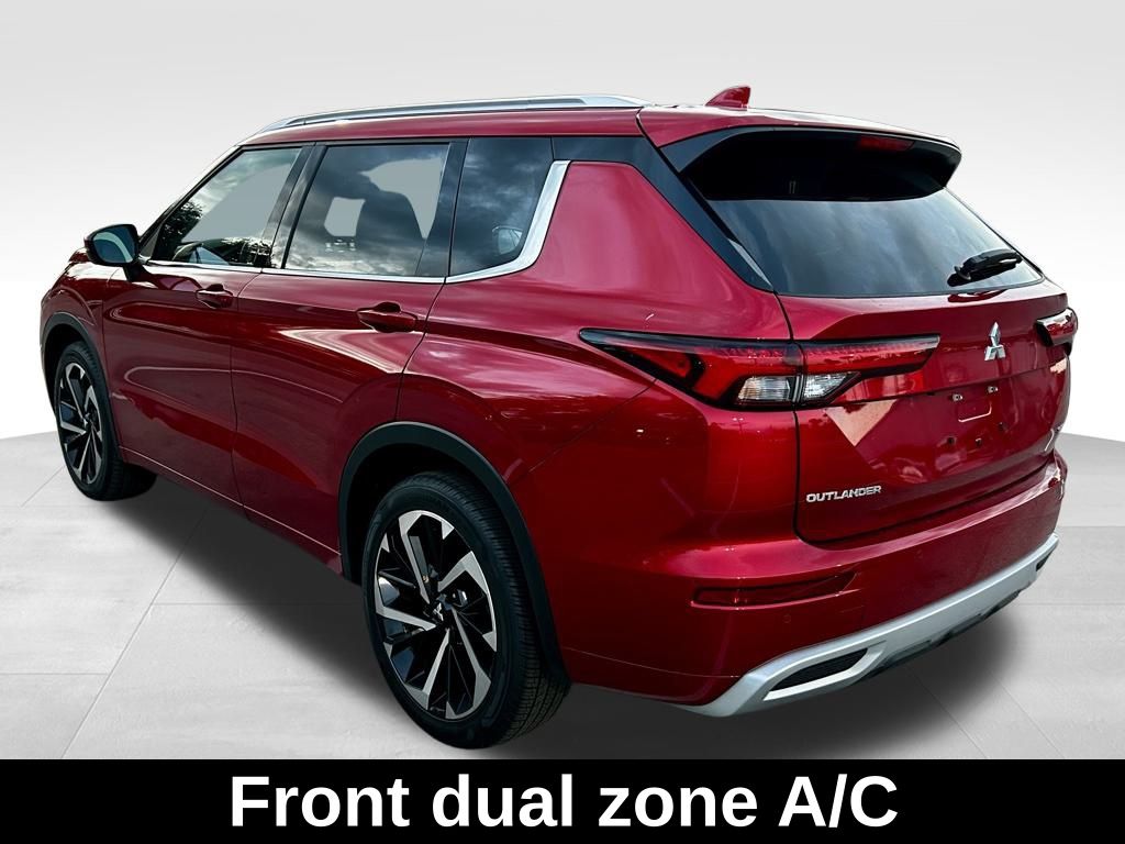 2023 Mitsubishi Outlander SEL photo 4