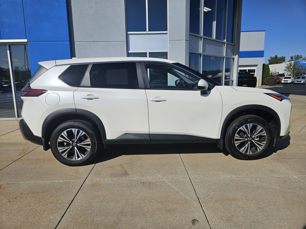 2023 Nissan Rogue SV photo 4