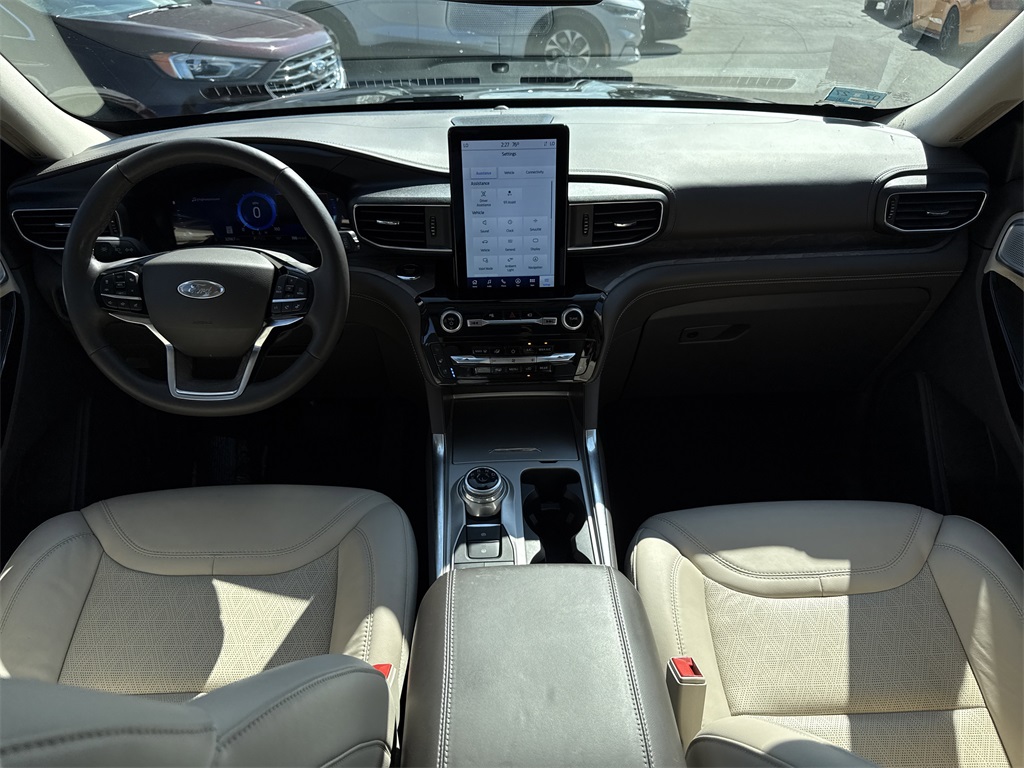 2025 Ford Explorer ST-Line photo 10