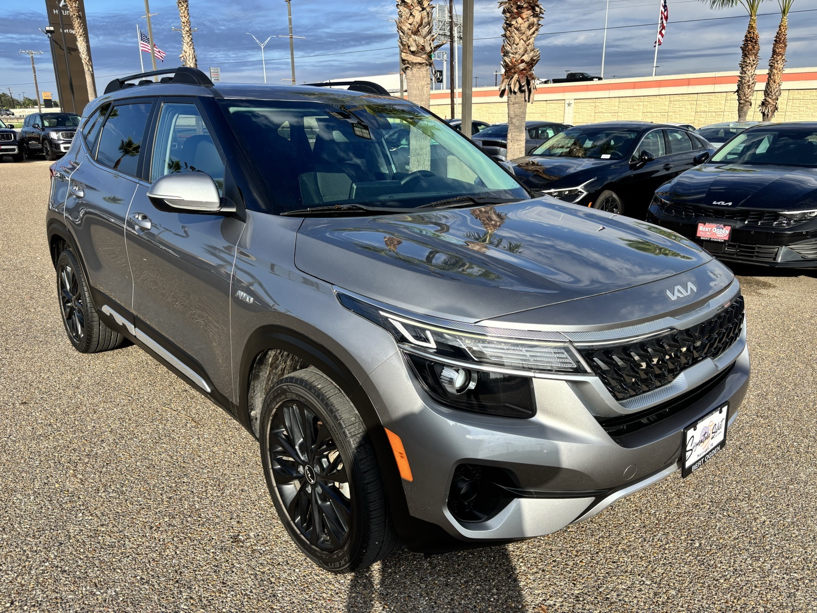 2022 Kia Seltos Nightfall's photo