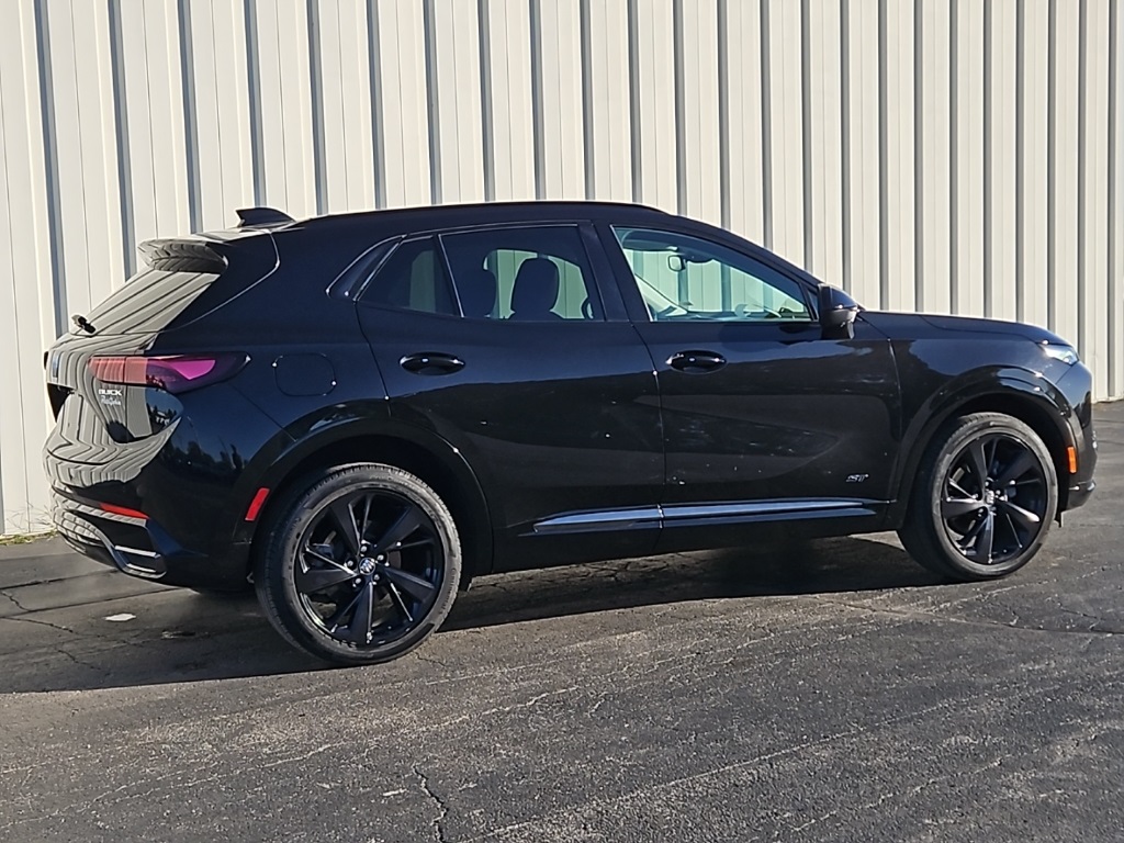 2024 Buick Envision Sport Touring photo 3