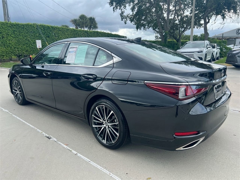 2025 Lexus ES 350 photo 5