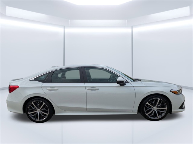 2022 Honda Civic Touring photo 3